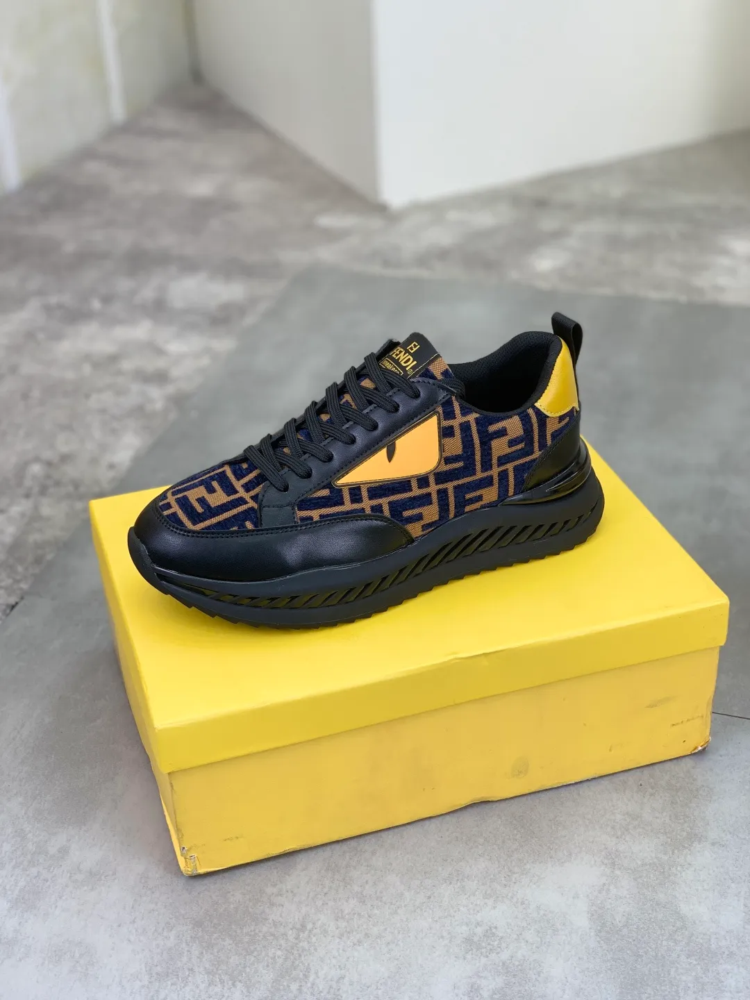 ​Men's shoes 💰P460 💰[New] Little Monster 🆘 New FENDI (Fendi) counter new 🕶️🕶️Simple routing effect, showing an elegant and cool driving shoe 🎬Using imported calfskin + first-layer pigskin lining🐂Excellent material🎬Detailed workmanship 🤗Comfortable foot feel➰➰. ​Pair it with any outfit to show your taste and temperament, low-key luxury ♻️Design ​simple and elegant ​noble and fashionable 🍃​Very loved and favored by trendy men 💓❤️Size: 38-44 (45 46 customized) 3⃣️ colors available